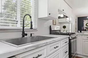 308 Erin St, Pittsburgh, PA 15209 - Photo 8