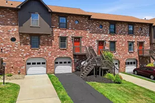 602 Sunset Cir, Cranberry Township, PA 16066 - Photo 2