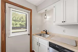 602 Sunset Cir, Cranberry Township, PA 16066 - Photo 12