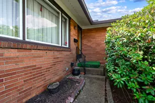 1673 Norsen Dr, Scott Township, PA 15243 - Photo 4