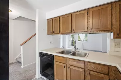 126 Rossmor Ct, Ross Twp, PA 15229 - Photo 8