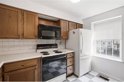 126 Rossmor Ct, Ross Twp, PA 15229 - Photo 6