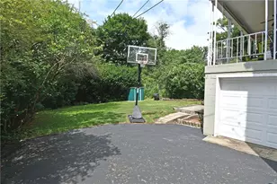 318 Fieldbrook Dr, Pittsburgh, PA 15228 - Photo 32