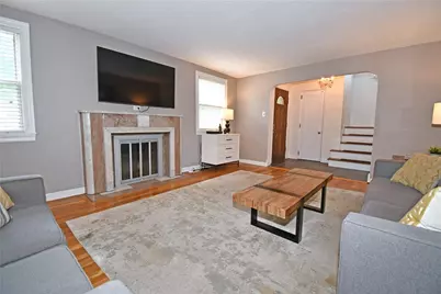 318 Fieldbrook Dr, Pittsburgh, PA 15228 - Photo 6
