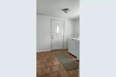 425 Summit Ave, Ellwood City, PA 16117 - Photo 12