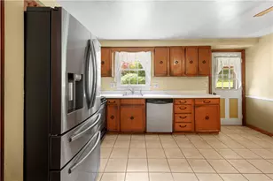 6148 Great Dane Dr, Bethel Park, PA 15102 - Photo 8