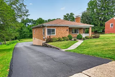 134 Meadowbrook Dr, Bethel Park, PA 15102 - Photo 2
