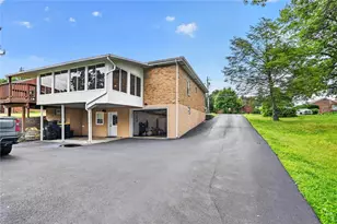 134 Meadowbrook Dr, Bethel Park, PA 15102 - Photo 32