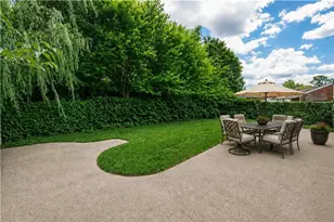 1035 Sanda Dr, Pittsburgh, PA 15227 - Photo 8