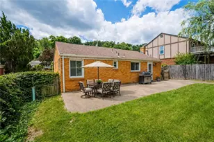 1035 Sanda Dr, Pittsburgh, PA 15227 - Photo 14