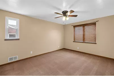 1035 Sanda Dr, Pittsburgh, PA 15227 - Photo 4