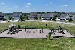 228 Oakmont Dr, Ross Twp, PA 15229 - Photo 48
