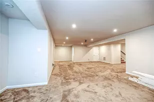 228 Oakmont Dr, Ross Twp, PA 15229 - Photo 32