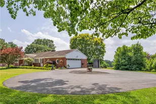 1 Swallow Hill Rd, Carnegie, PA 15106 - Photo 4