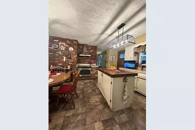 739 Melody Ln, Shenango Township, PA 16101 - Photo 2