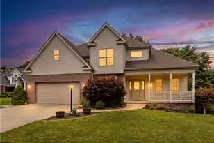 918 Gregory Ct, Cranberry Township, PA 16066 - Photo 2