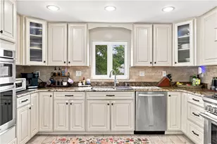 7115 Sansue Dr, Bethel Park, PA 15102 - Photo 10