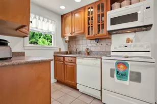 320 Cedar St, Jeannette, PA 15644 - Photo 10