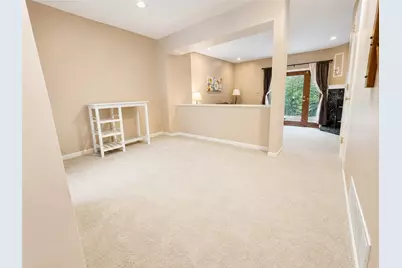 120 Spruce Ct, Ross Twp, PA 15229 - Photo 2