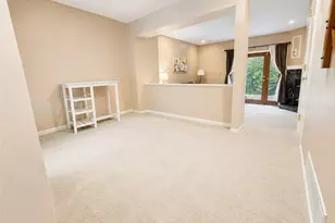 120 Spruce Ct, Ross Twp, PA 15229 - Photo 2