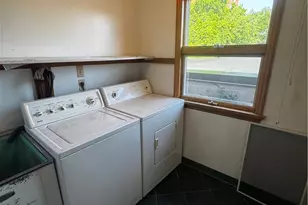 510 Station St, Bridgeville, PA 15017 - Photo 16