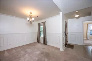 203 Brookstone Ct, Center Township, PA 16001 - Photo 10
