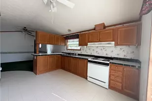 124 Woodbine Ln, Oakland Township, PA 16001 - Photo 6