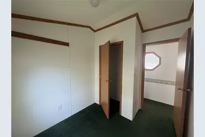 124 Woodbine Ln, Oakland Township, PA 16001 - Photo 14