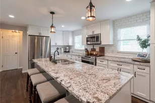 236 Lisa Dr, Bethel Park, PA 15102 - Photo 10