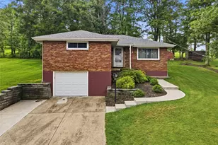 208 Maplewood Dr, Peters Township, PA 15317 - Photo 2