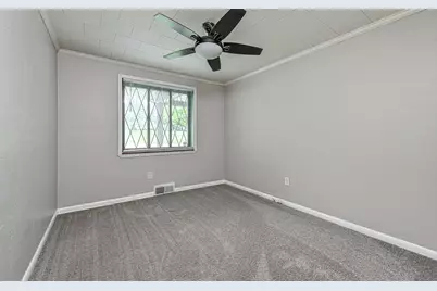 2200 William Penn Highway, Pittsburgh, PA 15235 - Photo 12