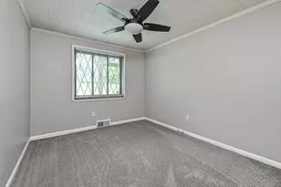 2200 William Penn Hwy, Pittsburgh, PA 15235 - Photo 12