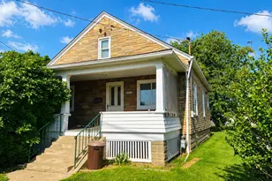 1006 Poe St, Vandergrift, PA 15690 - Photo 2