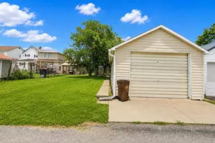 1006 Poe St, Vandergrift, PA 15690 - Photo 14