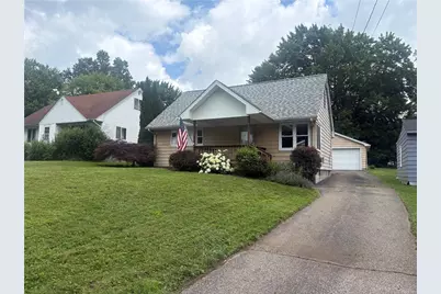 636 Lyle Drive, Hermitage, PA 16148 - Photo 1