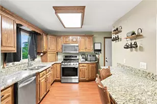 2339 Downing Ln, Hermitage, PA 16148 - Photo 8
