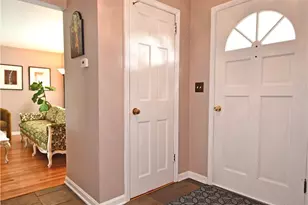 1768 Moynelle Dr, Pittsburgh, PA 15243 - Photo 2