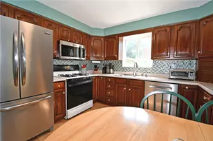 1768 Moynelle Dr, Pittsburgh, PA 15243 - Photo 10