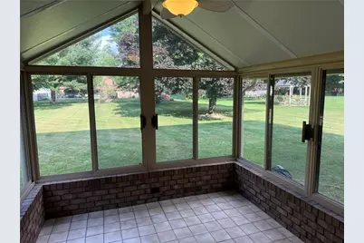 256 Finnin Rd, Allegheny Township, PA 15068 - Photo 8