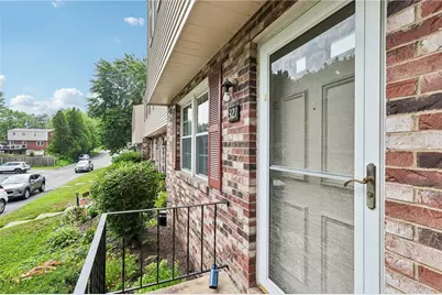 321 Laporte Ct, Cranberry Township, PA 16066 - Photo 2