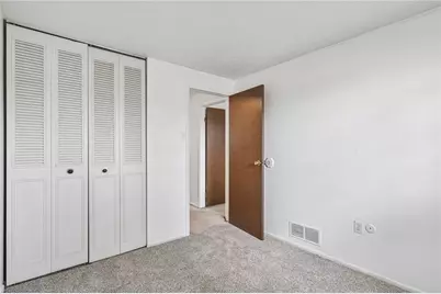 321 Laporte Ct, Cranberry Township, PA 16066 - Photo 16