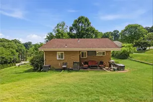 1560 Rosemary Dr, Pittsburgh, PA 15090 - Photo 32