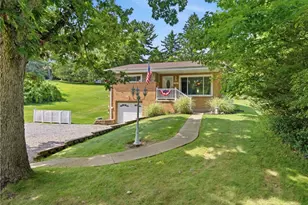 1560 Rosemary Dr, Pittsburgh, PA 15090 - Photo 2