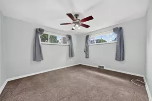 1560 Rosemary Dr, Pittsburgh, PA 15090 - Photo 18