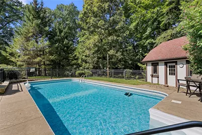 405 W Washington Boulevard, Grove City Boro, PA 16127 - Photo 4
