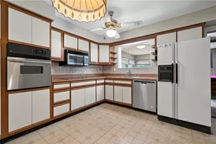 1056 Logan Rd, Bethel Park, PA 15102 - Photo 8