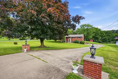 5251 Stella Dr, Hampton, PA 15044 - Photo 2