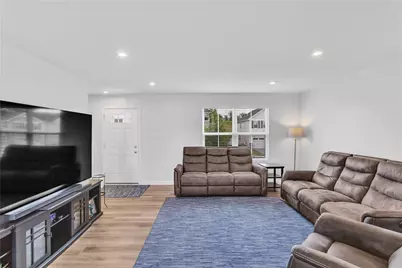415 Fosse Ct, Lancaster Township, PA 16037 - Photo 4