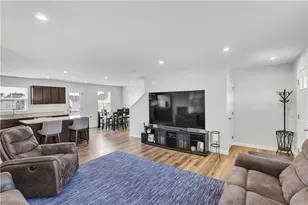 415 Fosse Ct, Lancaster Township, PA 16037 - Photo 6
