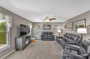 107 Janyce Dr, Hempfield Township, PA 15601 - Photo 6